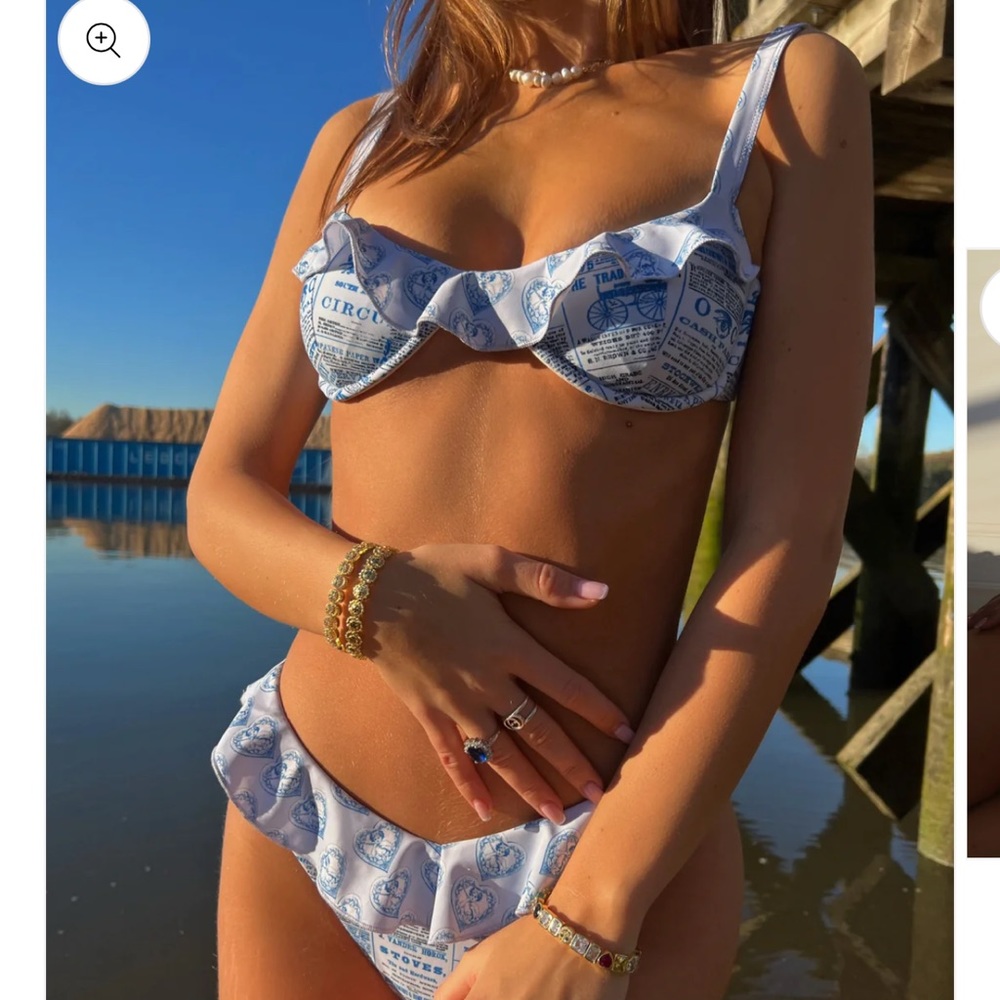NWT Strawberry Milk Mob Miss Dolly Bikini Top Size M